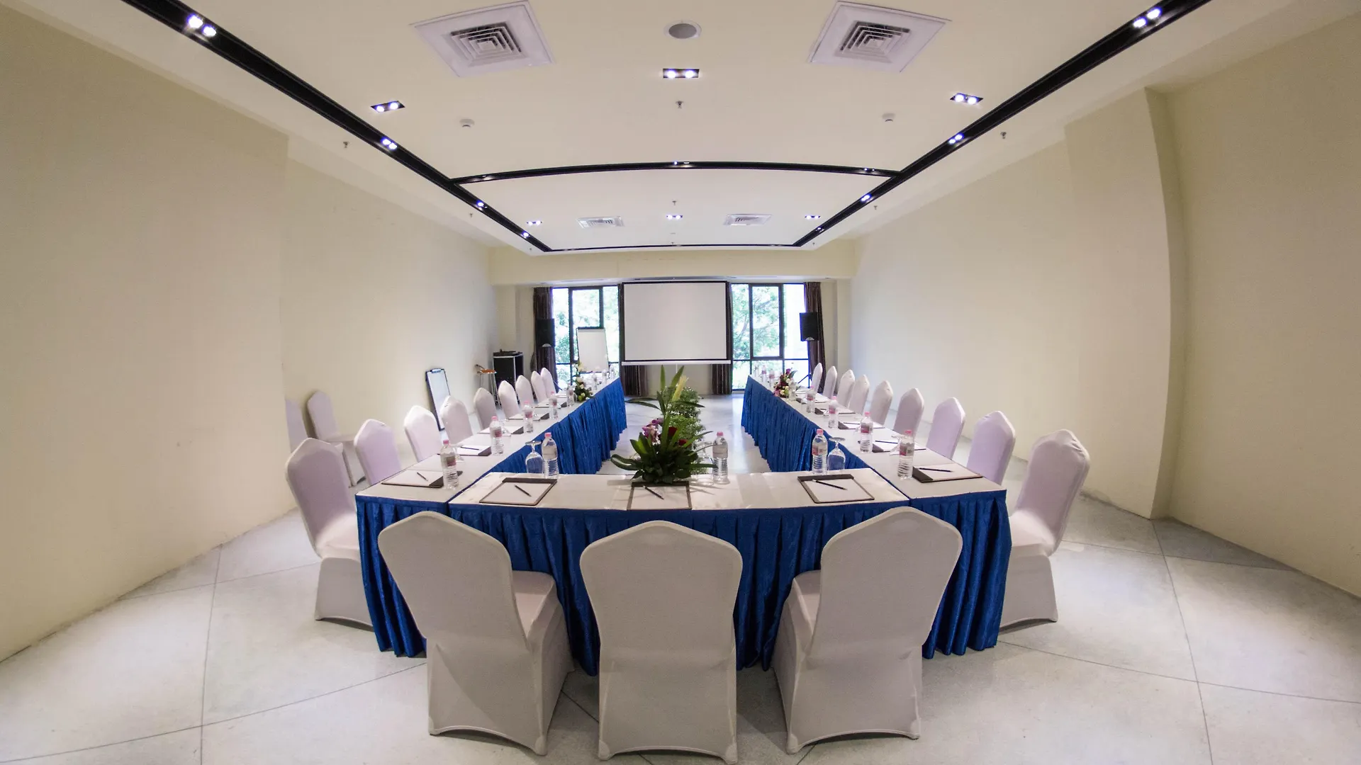 Rose Garden Hotel Yangon