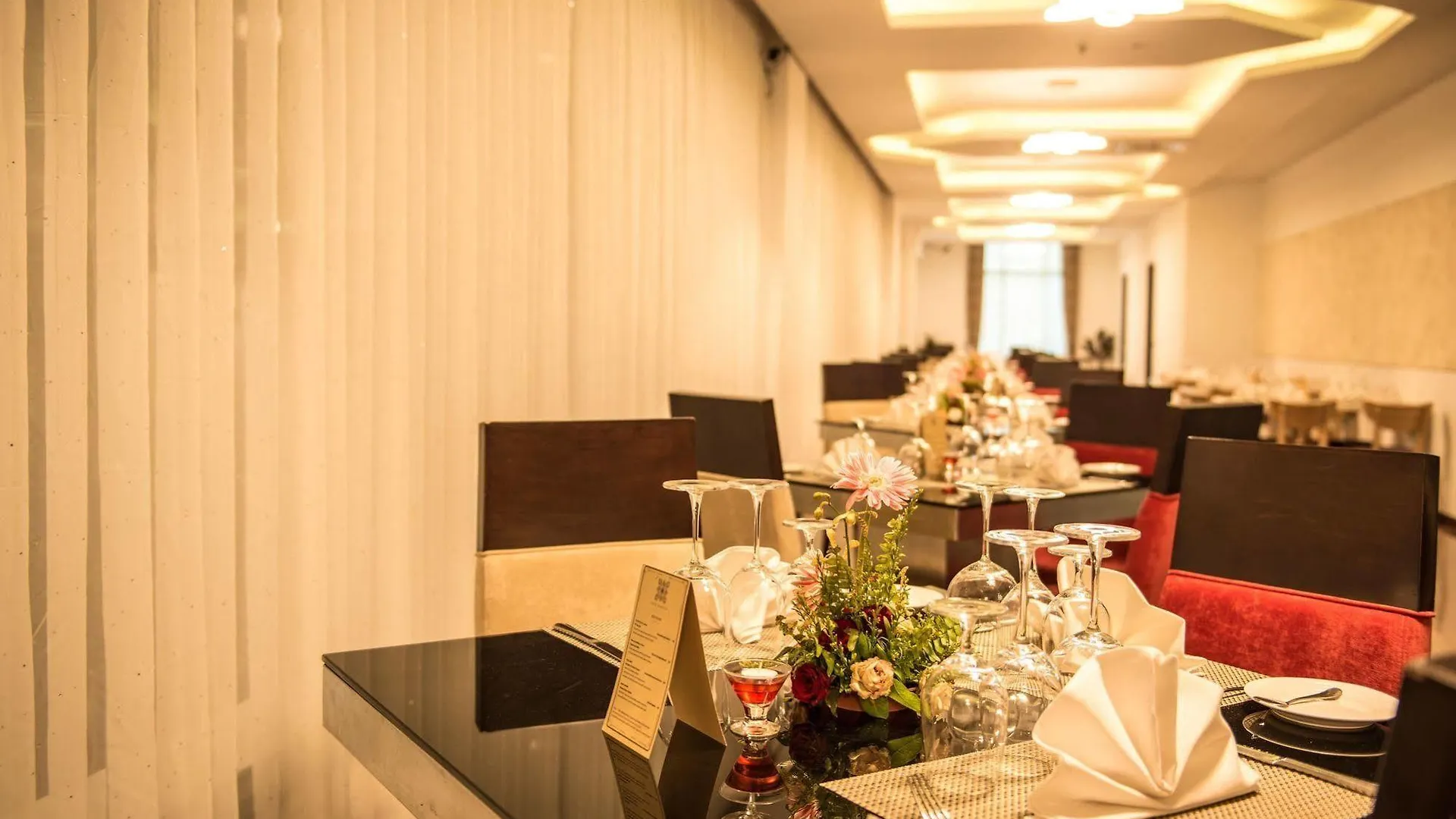*****  Rose Garden Hotel Yangon Myanmar